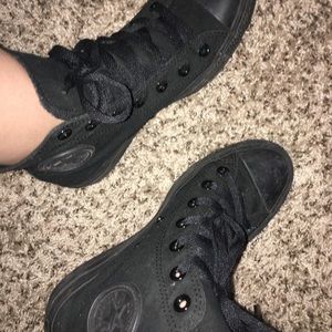 Hightop black converse 🖤